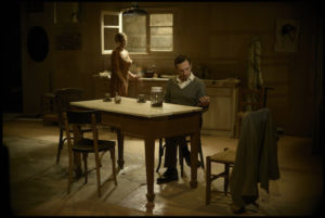 Clara Segura and Pablo Derqui in Una Giornata Particolare directed by Oriol Broggi. Photo: David Ruano